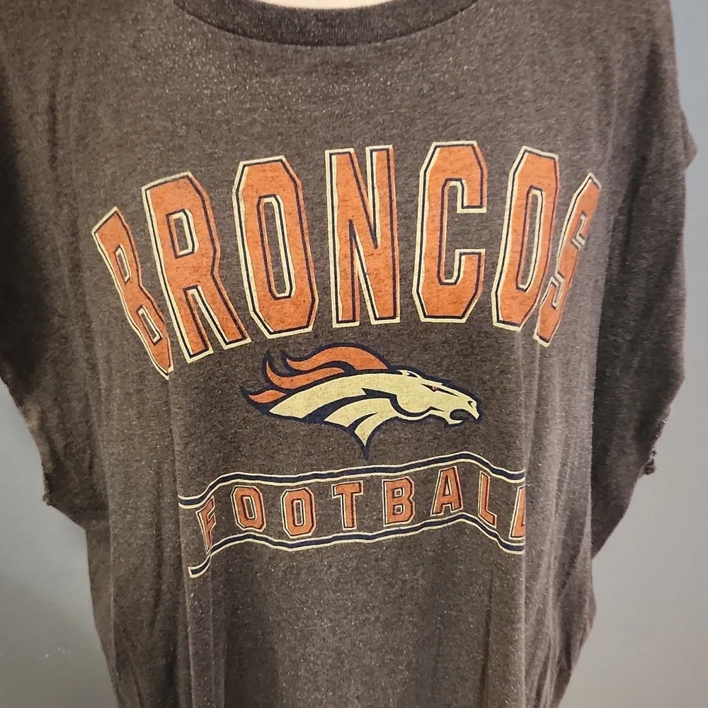 NFL Team Apparel Broncos Football Distressed Grunge Destroyed Sleeveless Shirt